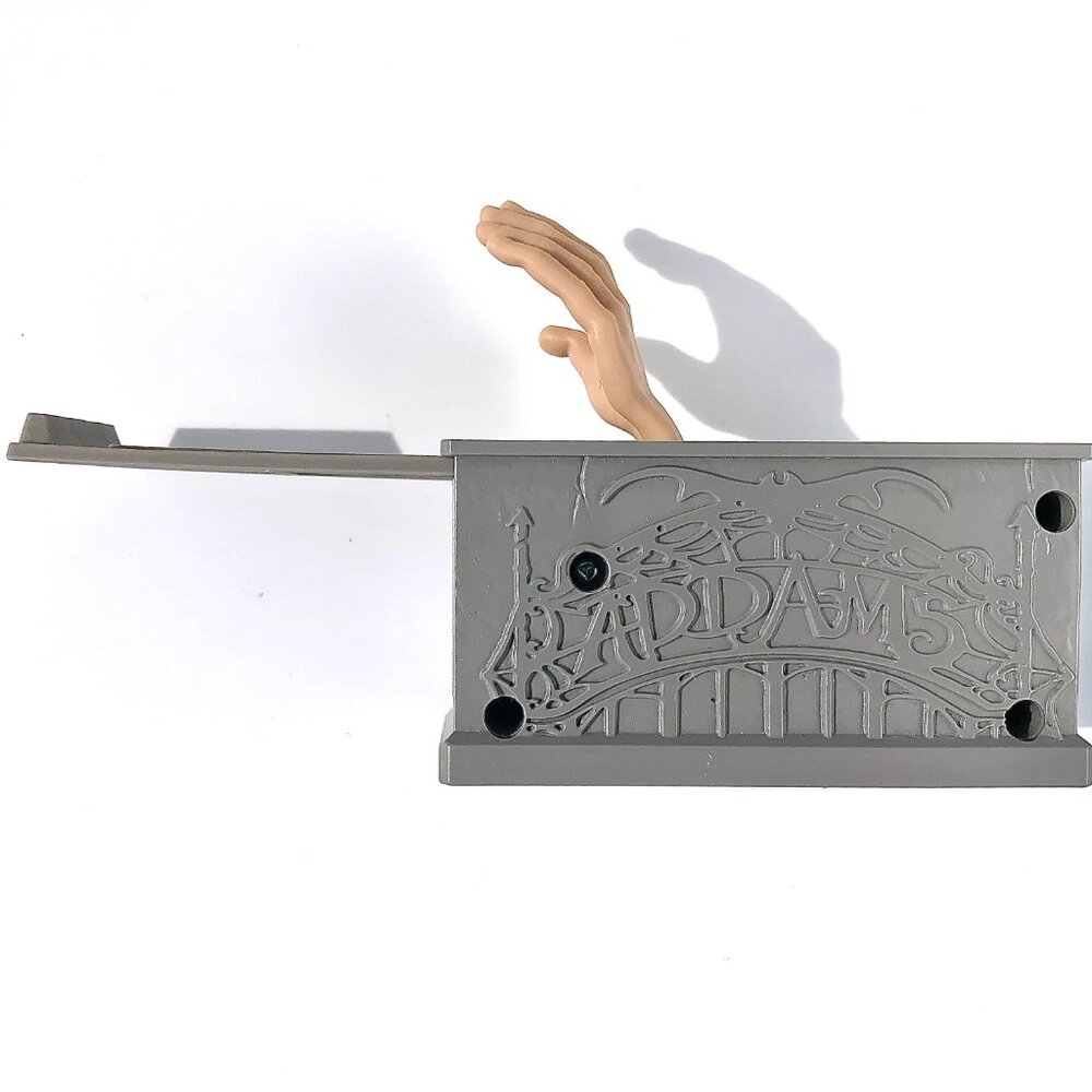 The Addams Family THING Burger King toy 2019 hand coffin Thing T. Thing Adams - Picture 5 of 16